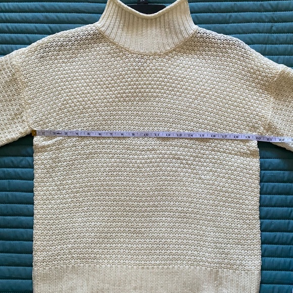 🐻❄️HOST PICK🐻❄️Ivory Mock Turtleneck Sweater - Picture 5 of 5